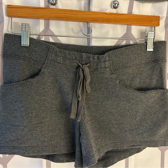 GAP Women's Charcoal Athletic Shorts - Picture 1 of 2